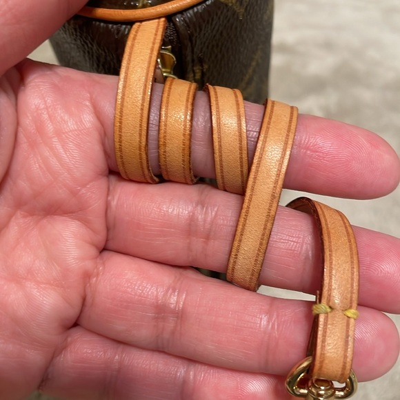 Louis Vuitton Mono Mini Papillon - Picture 8 of 10